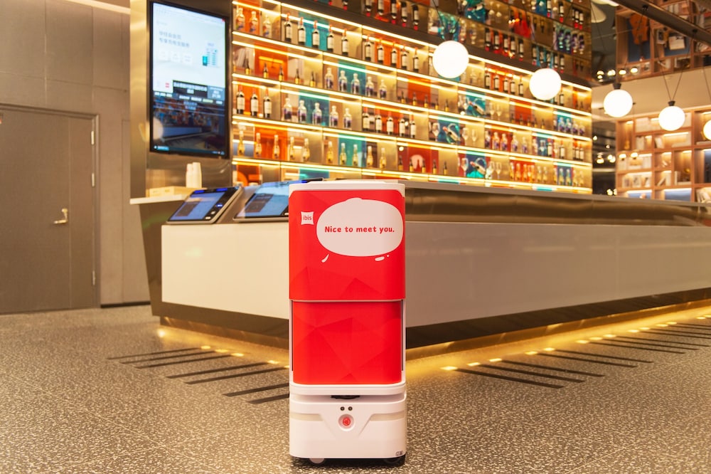 ibis Jiaodong Airport EMU Town Store