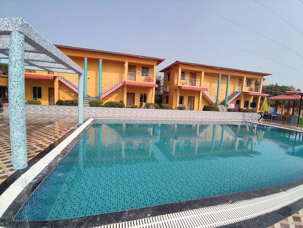 CHUTI BEACH REOSORT