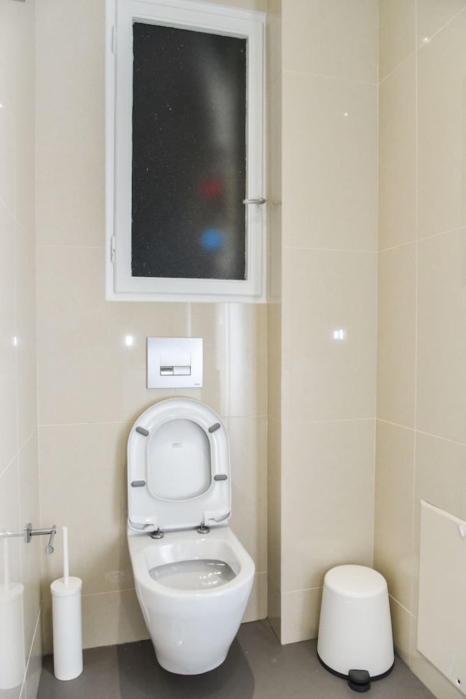 Warm Apartment at Exarchia 1 bed 2 pers