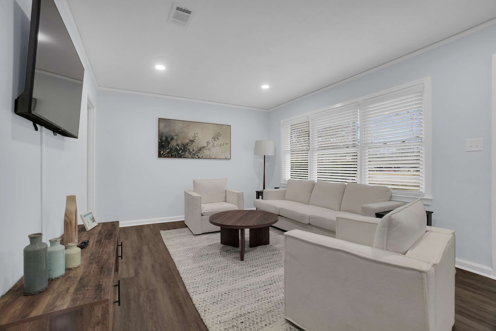 3BR Home Near AFB ASU Riverwalk Downtown