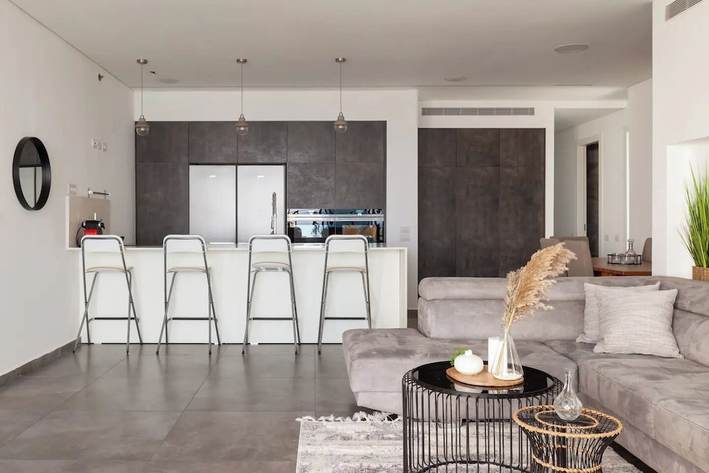Prestigious penthouse in a luxury tower