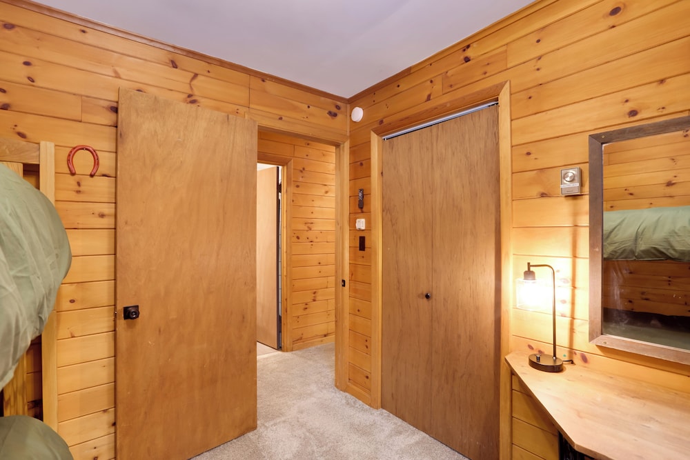 Riverfront Cabin w/ Hot Tub in Schroon Lake!