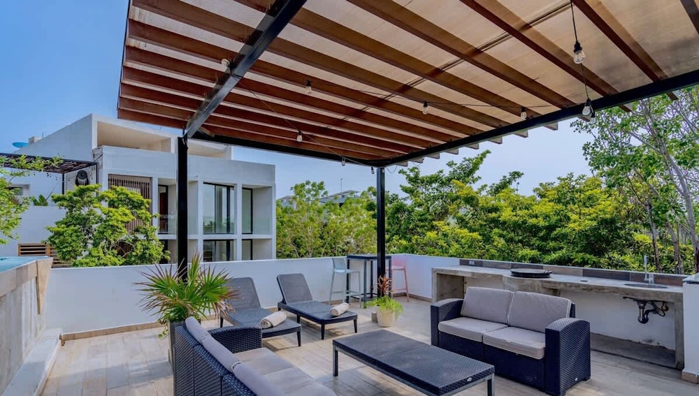 Spacious Great Located Amazing Terrace