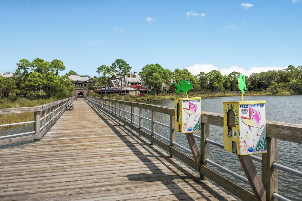Augusta Village Sandestin by Gibson BR