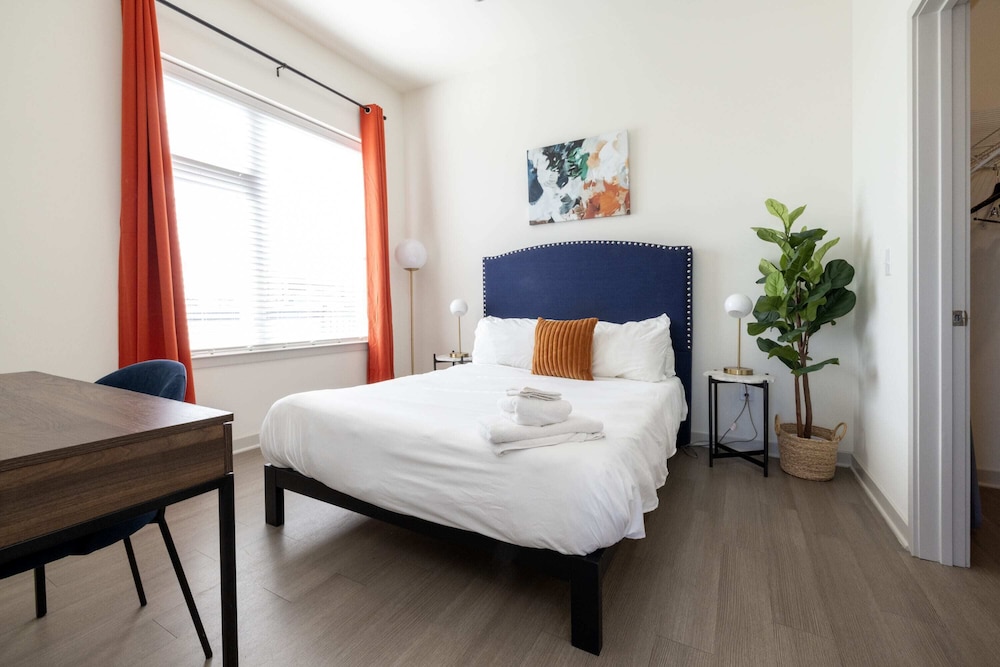 Louisville Vacations - TWO Stunning Nulu CozySuites - Property Image 13