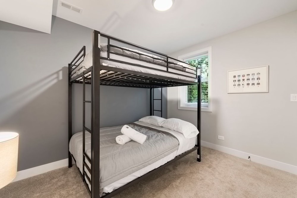 Charming Chicago Apt
