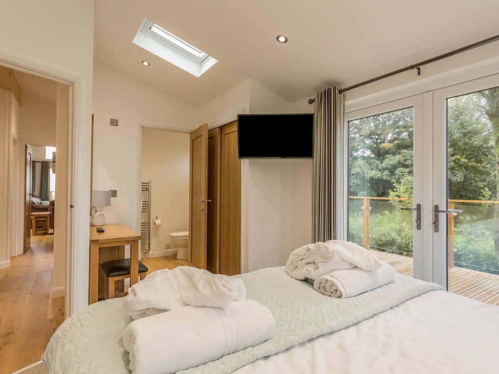 15 Faraway Fields view 5