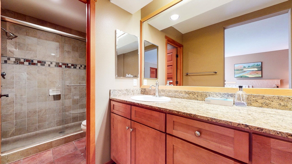 Snowcreek V #1002 2 Bedroom Condo