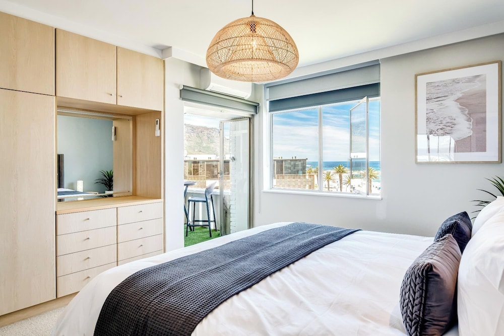 Camps Bay Seaside Beach View Apartment Palm Bay
