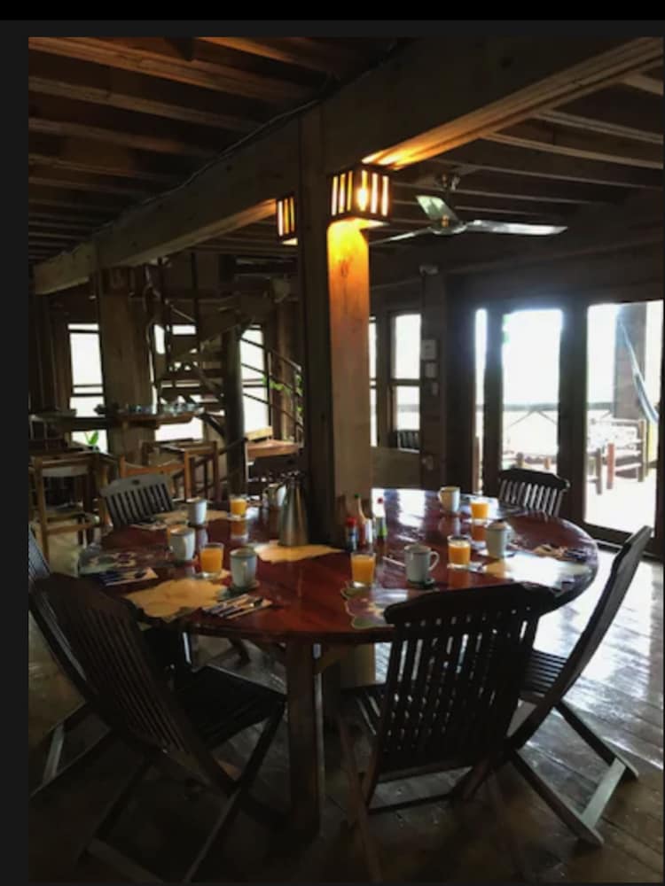 Roatan Bed & Breakfast Apartments