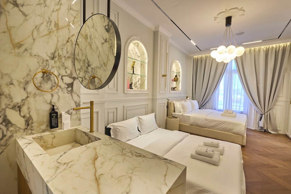 Ermou 99 Intelligent Private Suites