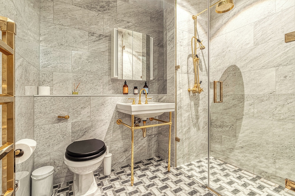 Luxury flats near Big Ben and London Eye
