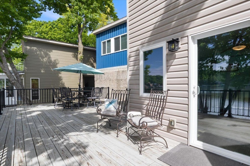 Private Dock, Bunkhouse, Firepit & Kayaks at Mm45