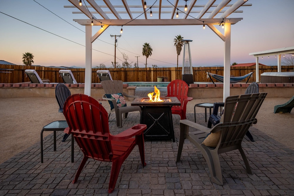 Desert Oasis Cozy Comfort Meets Outdoor Luxury