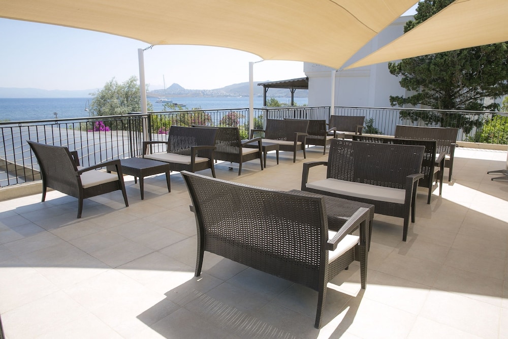Bodrum Sea Side Beach Club Otel - Image 50