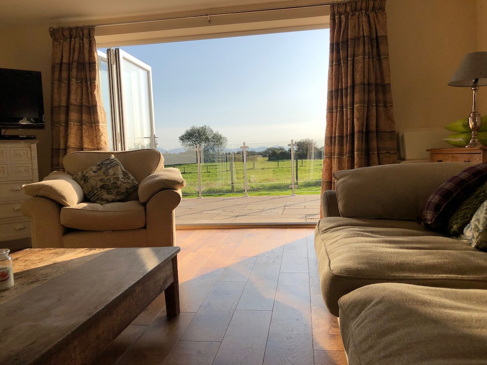 Rhos Y Foel Cottage