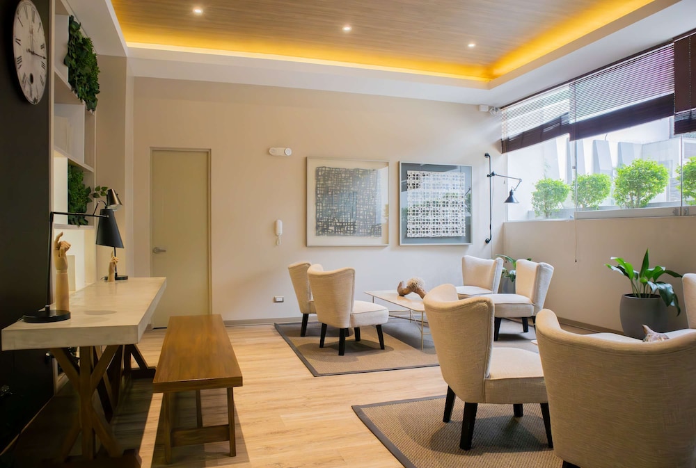 w Bright 1BR w Private Balcony in Barranco