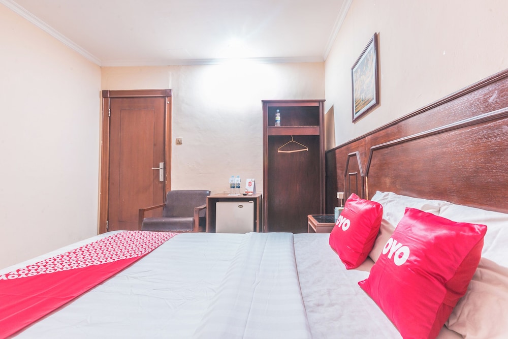 OYO 94759 Hotel Taman Cibinong
