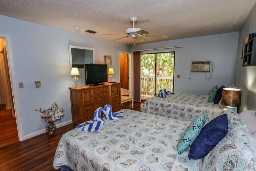 191 Anchorage Villa D view 4