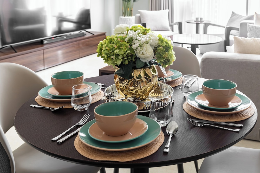 SIMPLY COMFORT Skyline Apts at Nobles Tower with Luxury Burj View