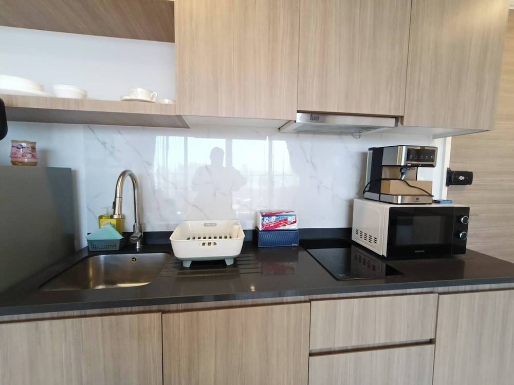 Luxury Large One Bedroom Seaview Serviced Apartment at Wongamat, Pattaya