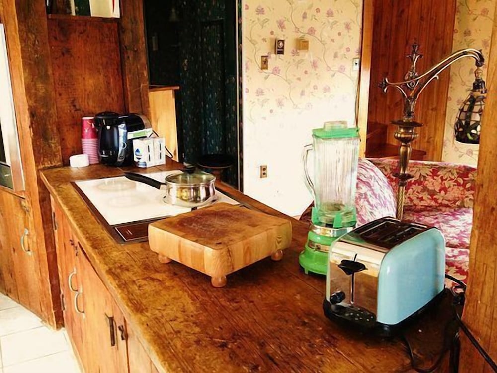 Brockville Vacations - The Noble Suites - Property Image 133