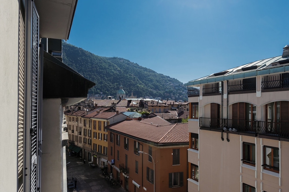 Garibaldi 24 Apartments by Rent all Como