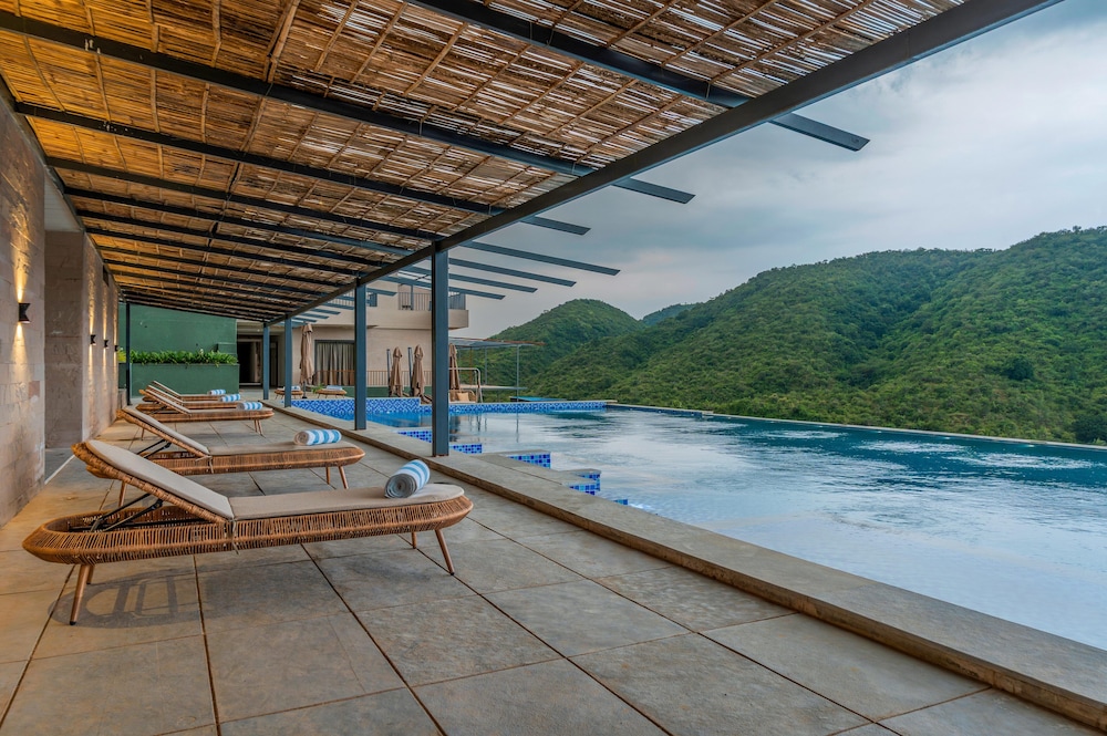 Nanda Hill Resorts