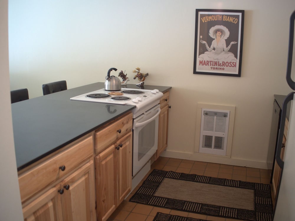 White Pines Three Kings Townhome 1-Bedroom Loft - -Walk to Lifts