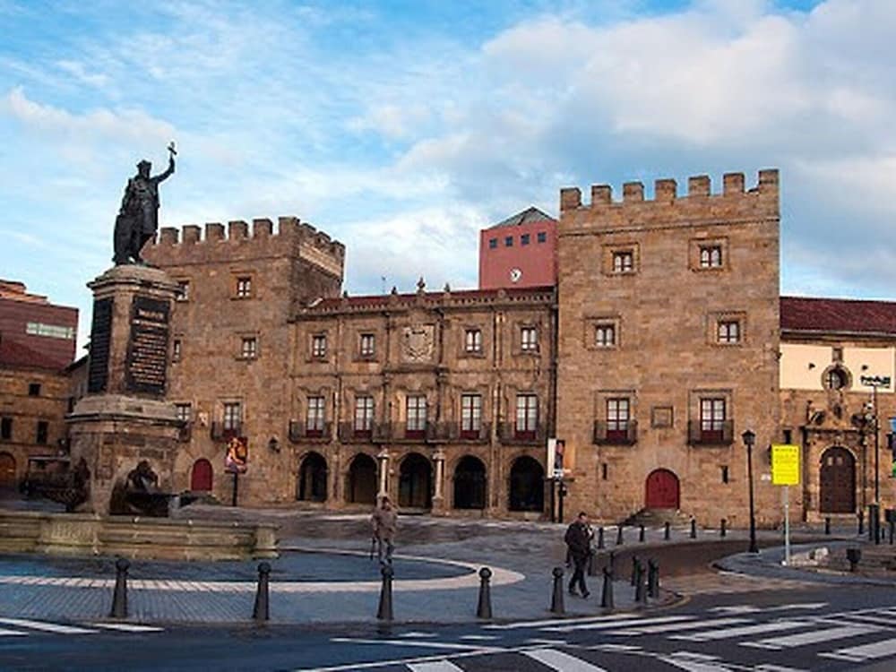 Apartment in Gijon Near San Lorenzo Beach
