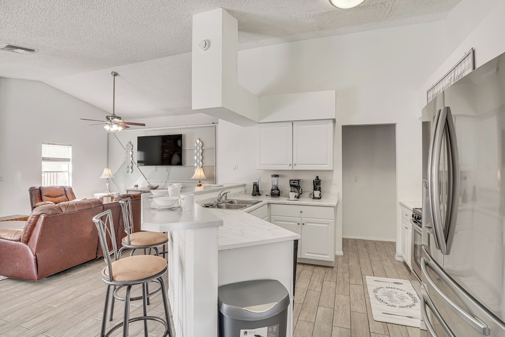 3 Mi to Golf: Tucson Home w/ Private Yard & Patio!