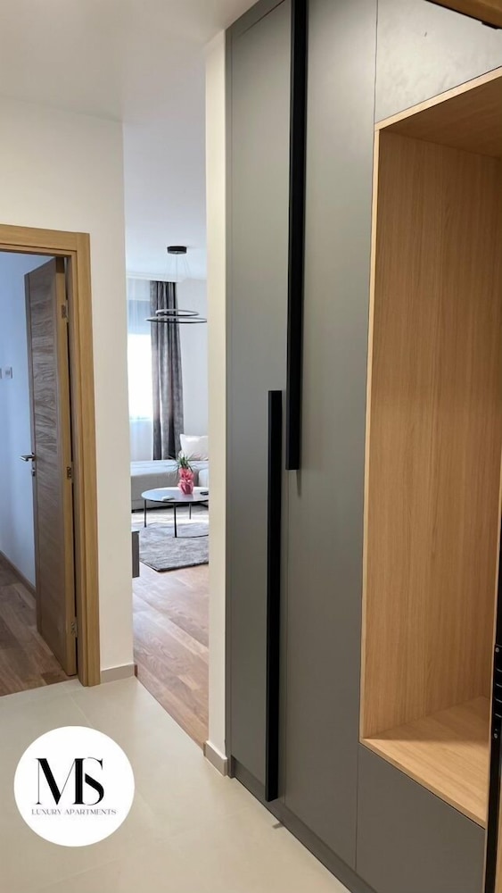 Montenegro luxury suites - New city