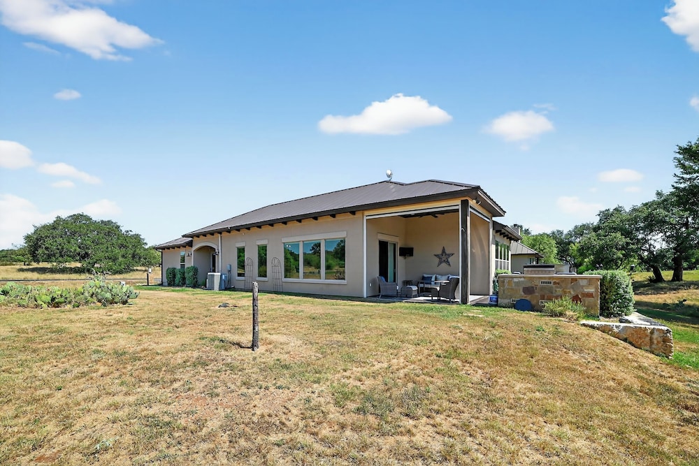 Hill Country Retreat & Casita