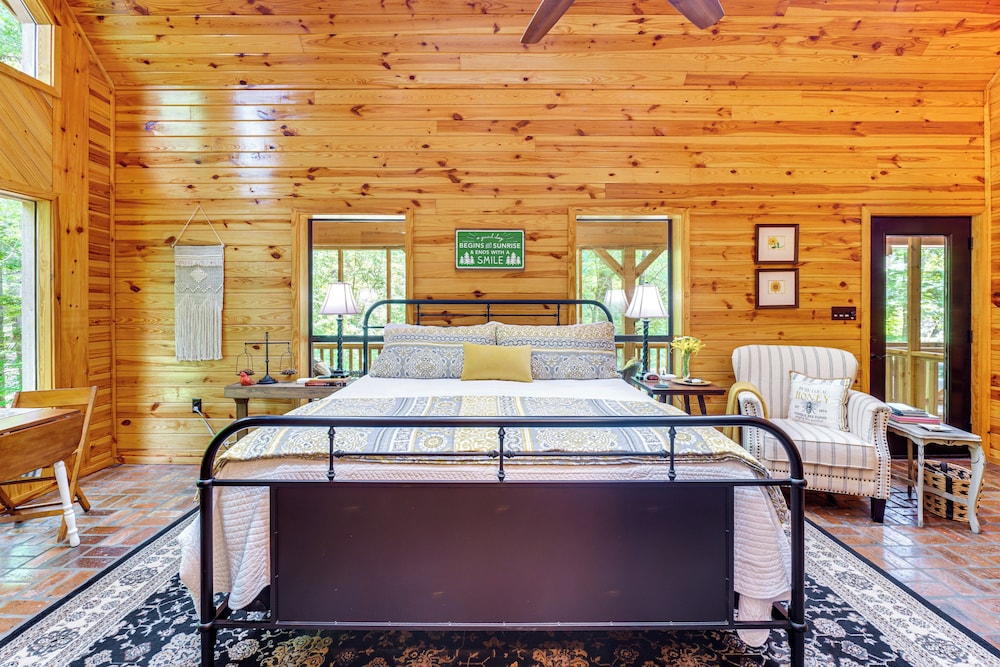 Laurel Vacations - Riverfront Cabin w/ Outdoor Oasis in Seminary! - Property Image 4