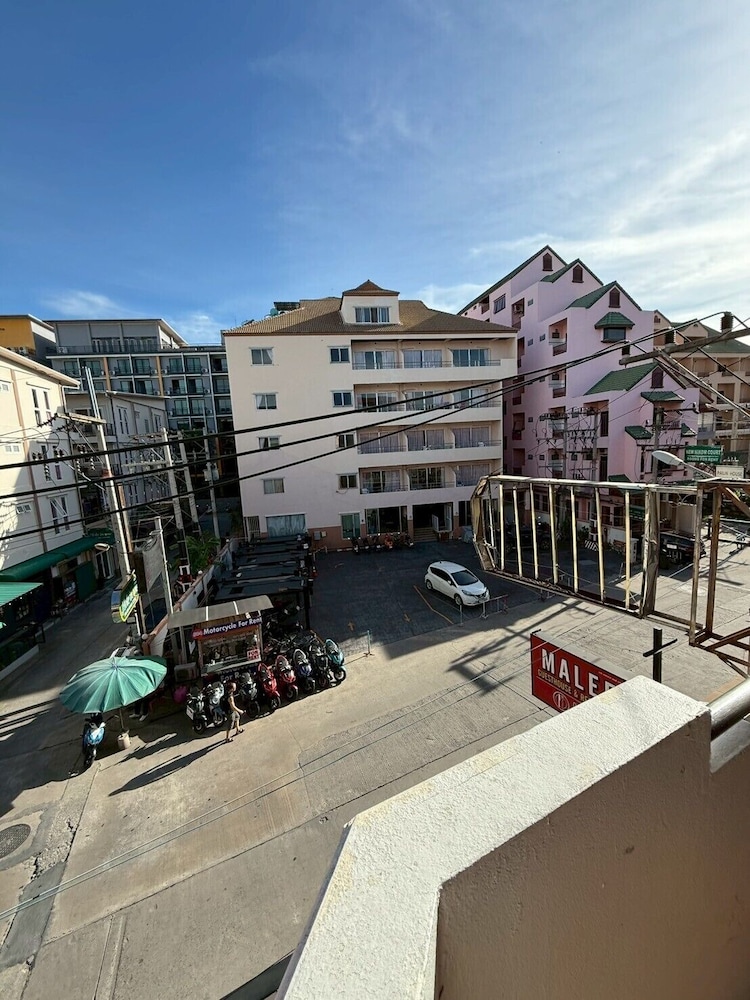 Malee Guesthouse & Restaurant