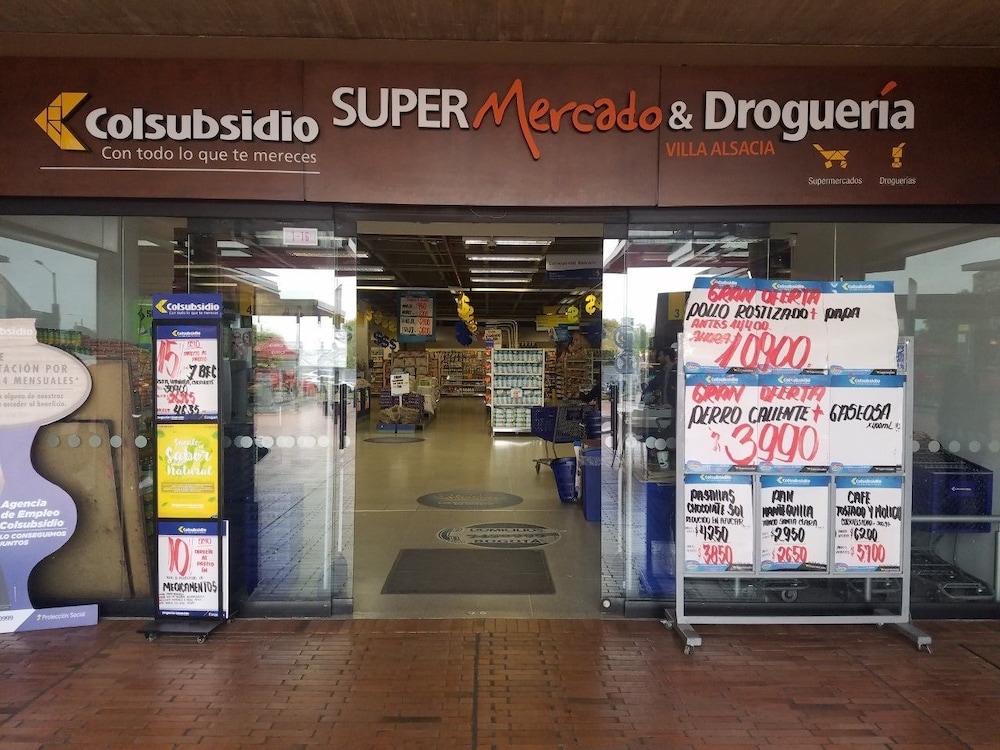 Comoda habitación cerca al aeropuerto
