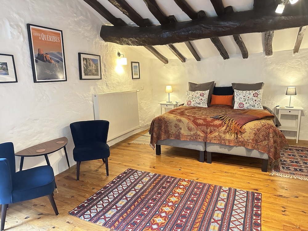 Les Deux Chevaux Guesthouse