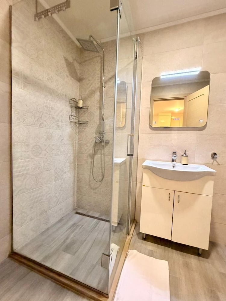 LV Central Apartment-Free Parking