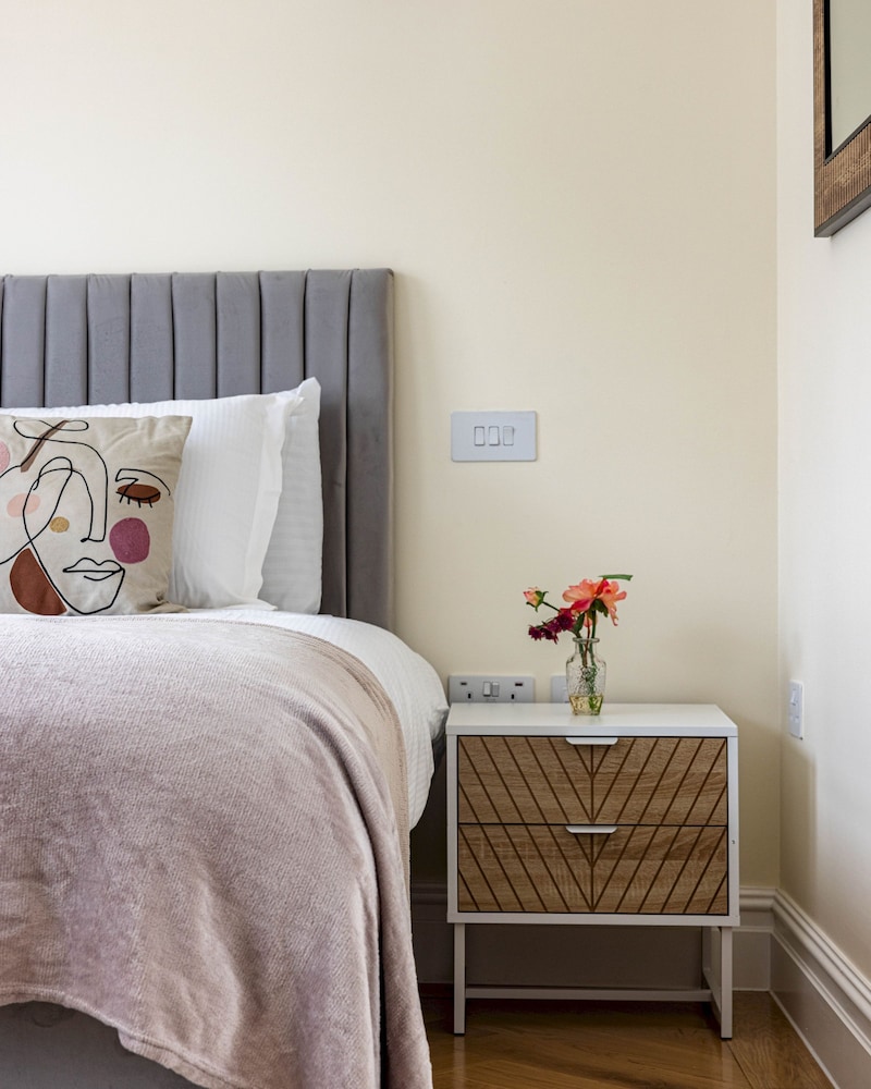 3-bdr Stunning LUX Villa Parking Central London