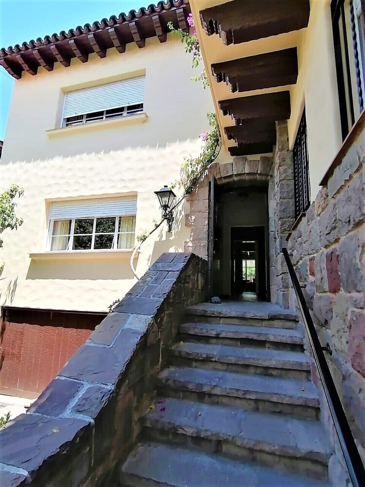 Alamo Hostel & Suites