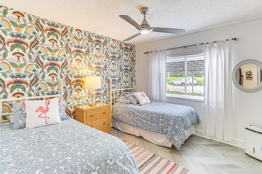 Pool & Beach Access: Vero Beach Condo!