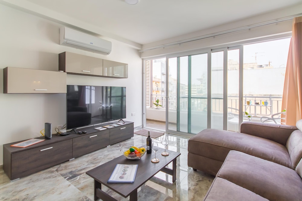 Palm Modern Apart 200mt From Sea Qawra photo 1