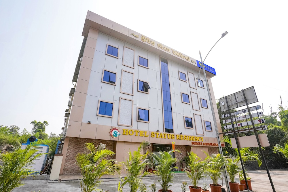 Fabhotel Status Residency