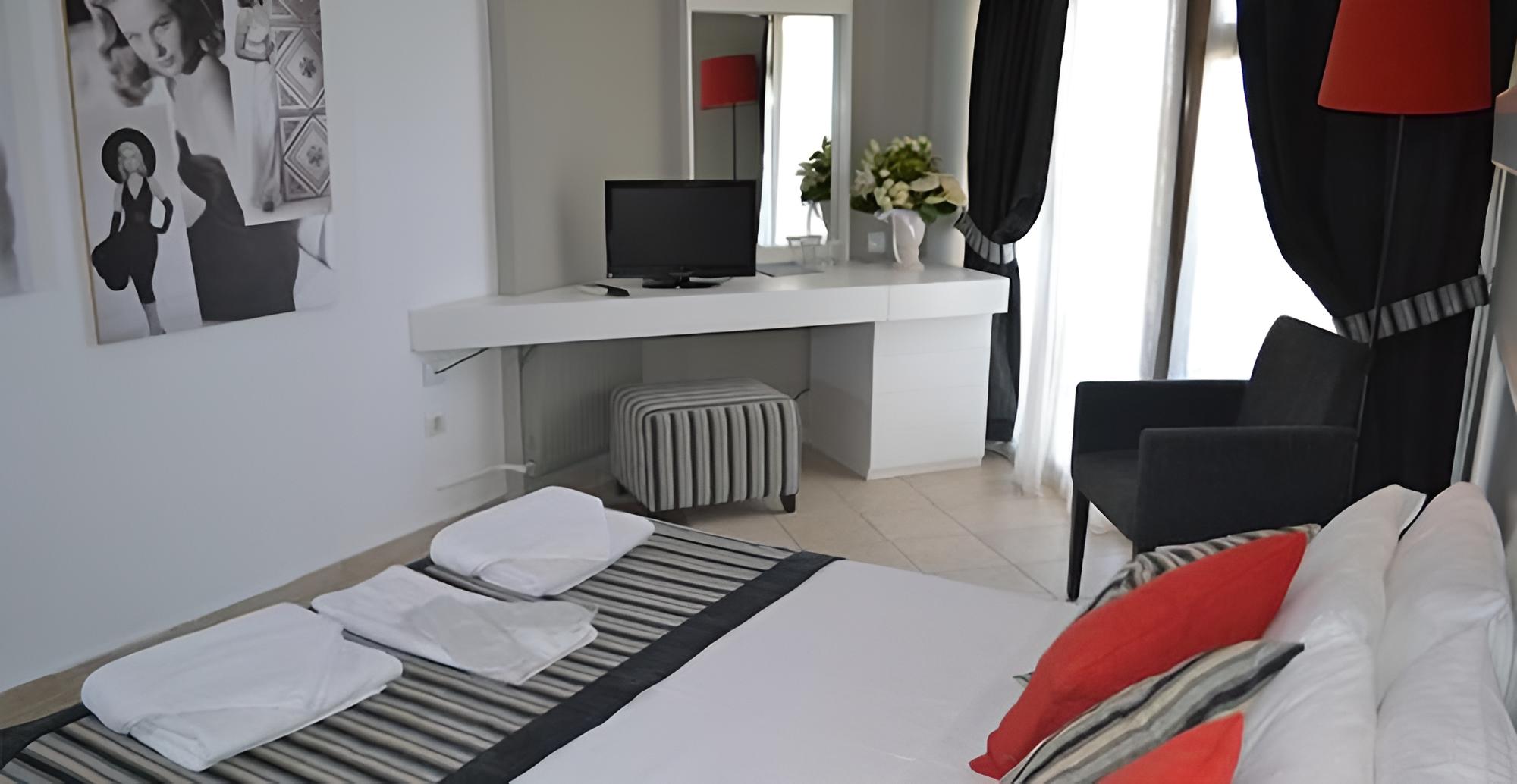 Ladin Hotel