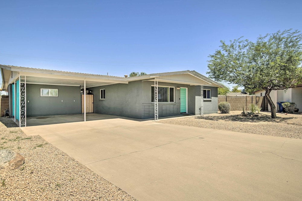 Tempe Retreat w/ Spacious Yard ~ 1 Mi to Asu! view 2