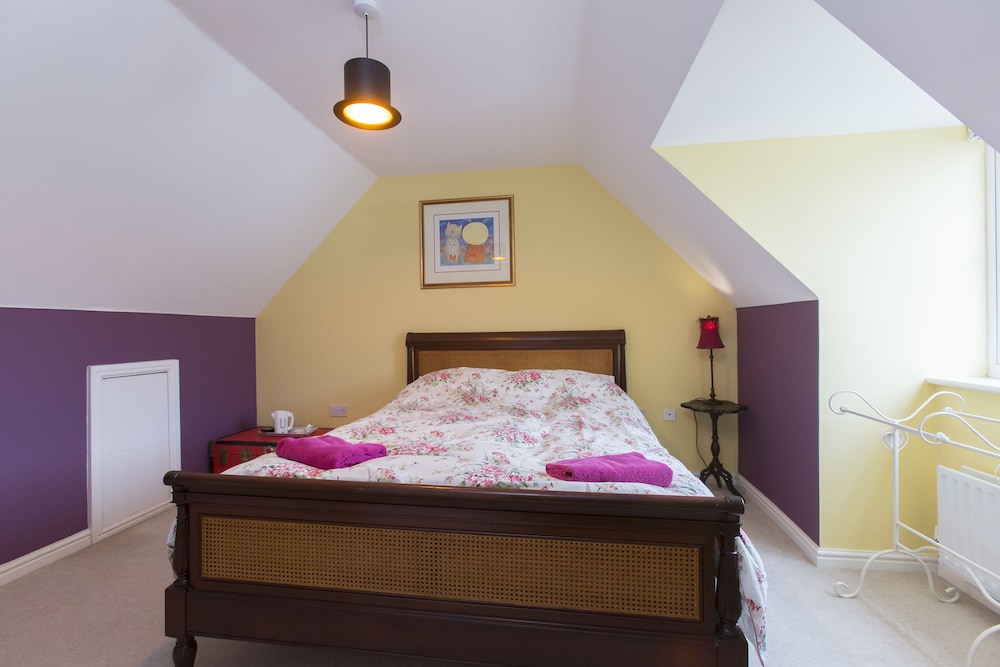5 Rosebay Gardens