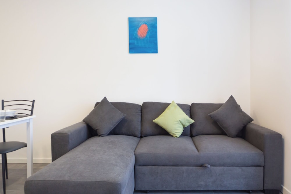 KHL apartments
