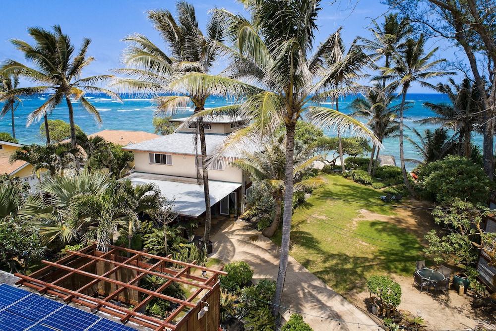 Tiki Moon Villas