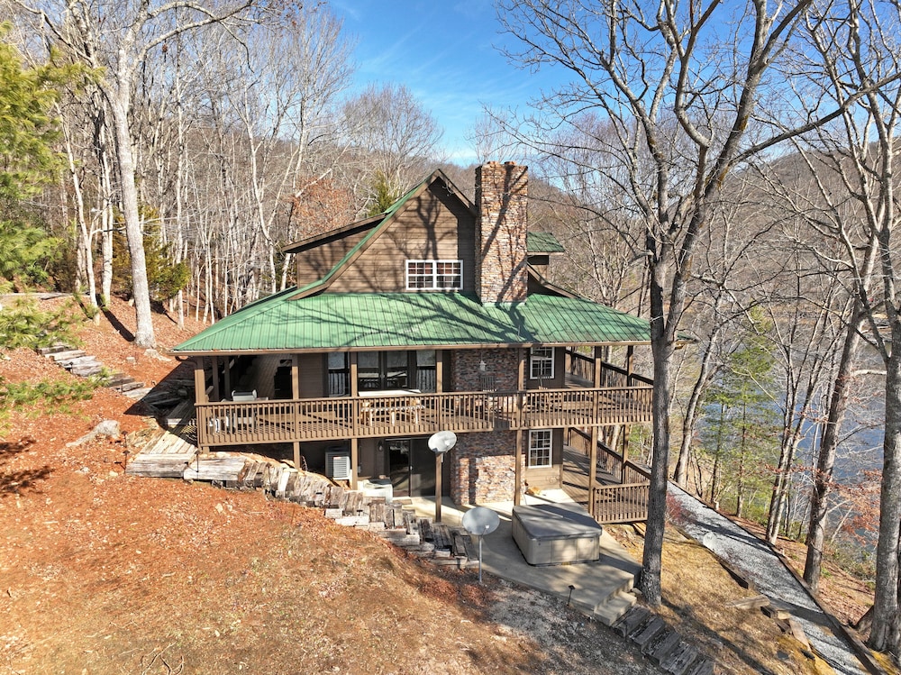 stayNantahala – Smoky Mountain Cabins and Luxury Yurts