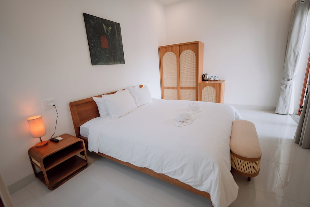 Hue Riverside Villa
